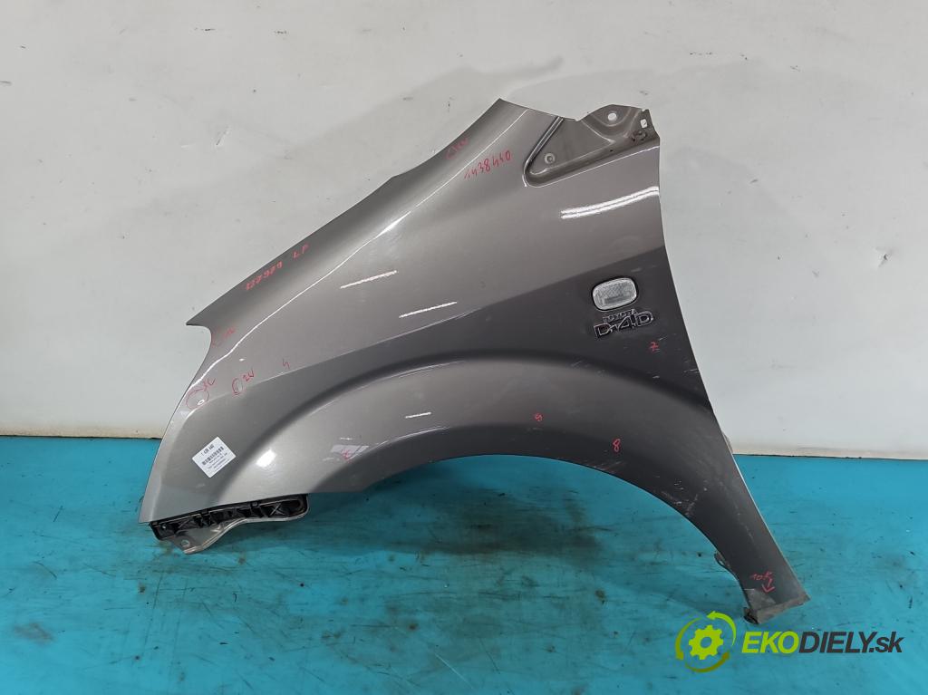 Toyota Corolla Verso II 2004-2009 2.0 D4D 116 HP manual 85 kW 1995 cm3 5- blatník predné ľavý  (Predné ľavé)