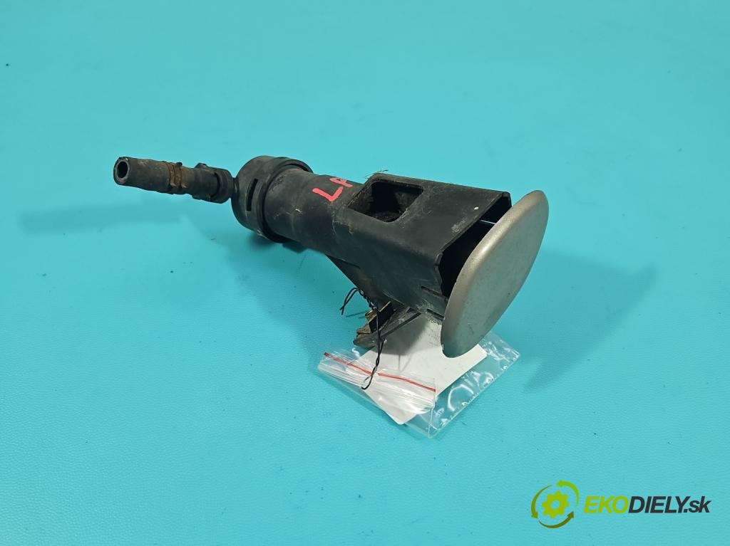 Toyota Corolla Verso II 2004-2009 2.0 D4D 116 HP manual 85 kW 1995 cm3 5- ostrekovač reflektor: ľavý  (Motorček ostrekovačov)