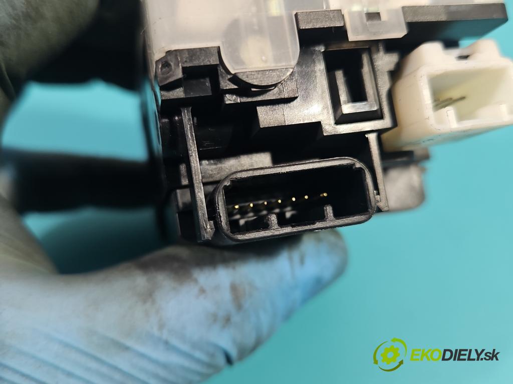 Toyota Corolla Verso II 2004-2009 2.0 D4D 116 HP manual 85 kW 1995 cm3 5- Spínačka 626399-000 (Spínacia skrinka)