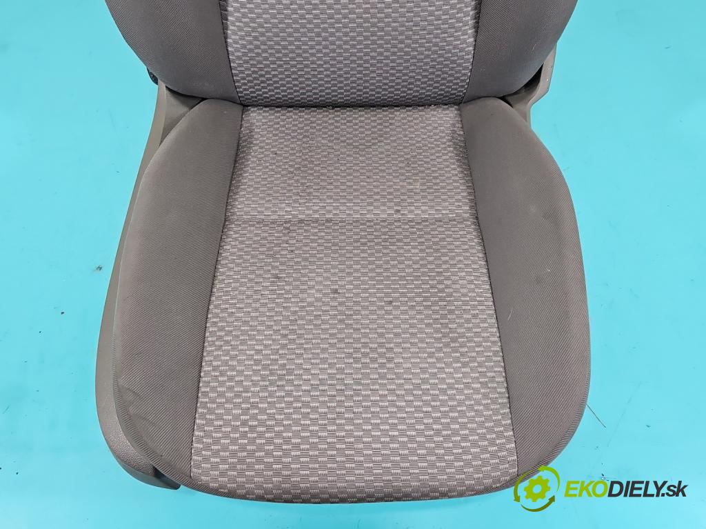 Ford Focus Mk2 2004-2011 1.4 16V 80 HP manual 59 kW 1388 cm3 5- Sedačka pravý  (Sedačka, sedadlo)