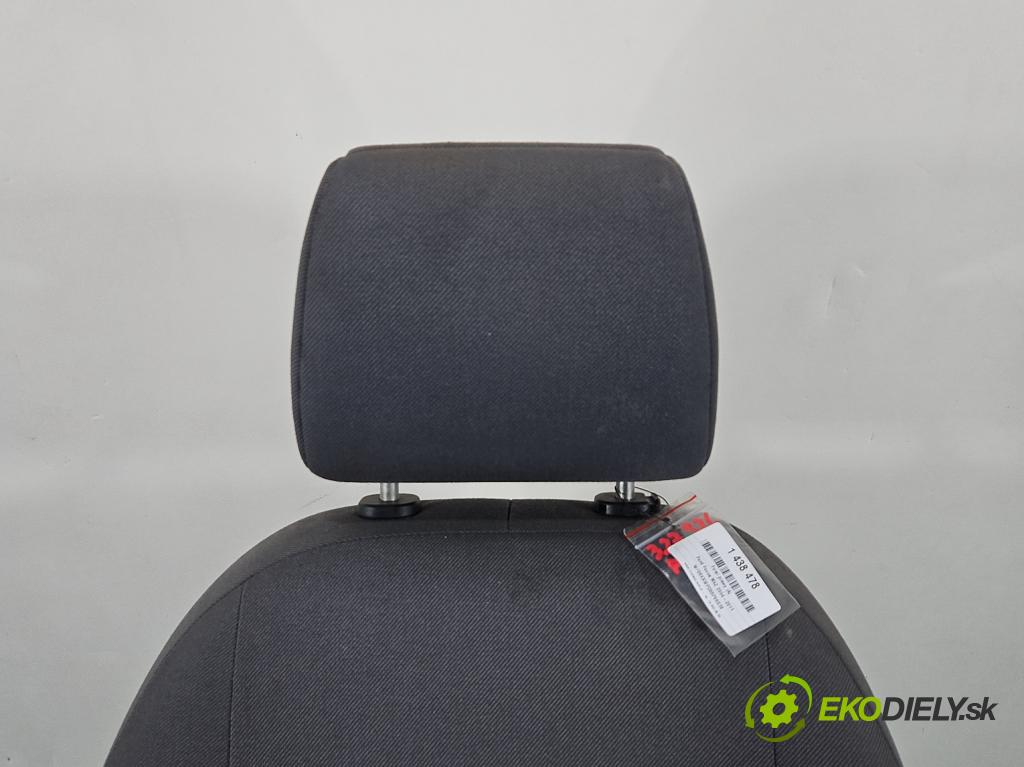 Ford Focus Mk2 2004-2011 1.4 16V 80 HP manual 59 kW 1388 cm3 5- Sedačka pravý  (Sedačka, sedadlo)