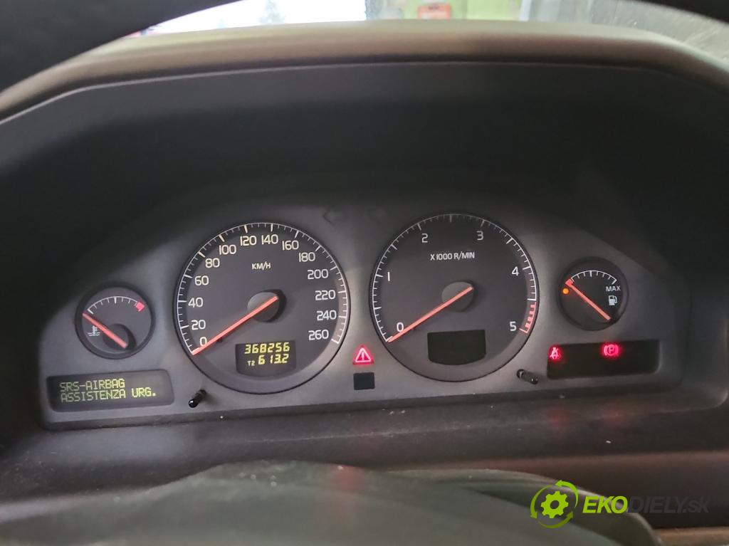 Volvo V70 II 1999-2007 2.4 D5 163 HP manual 120 kW 2401 cm3 5- prístrojovka/ budíky 8637996 (Prístrojová doska, displej)