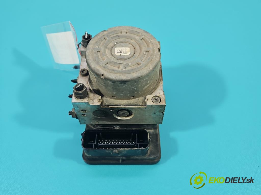 Skoda Octavia III 2013- 1.6 tdi 105 HP manual 77 kW 1598 cm3 5- čerpadlo abs 5Q0907379R (Pumpa ABS)