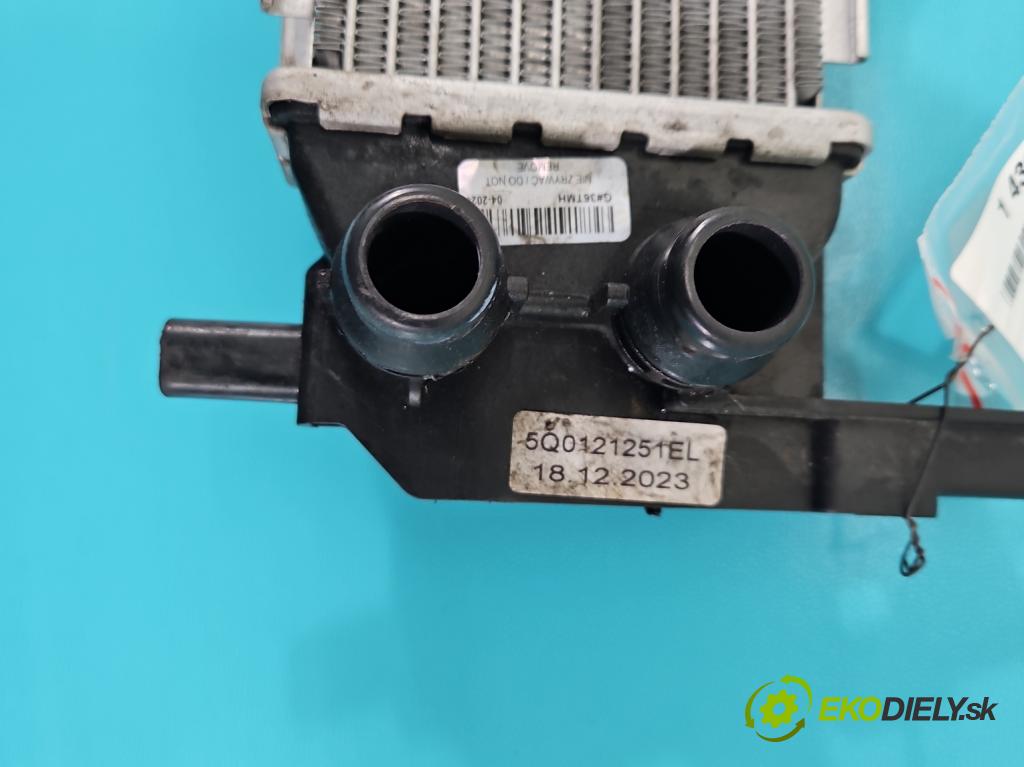 Skoda Octavia III 2013- 1.6 tdi 105 hp manual 77 kW 1598 cm3 5- Chladič vody 5Q0121251EL (Chladiče vody)