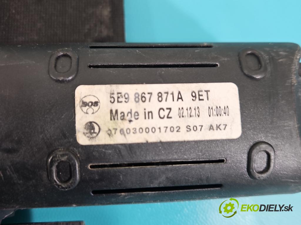 Skoda Octavia III 2013- 1.6 tdi 105 HP manual 77 kW 1598 cm3 5- roleta 5E9867871A (Roleta kufra)