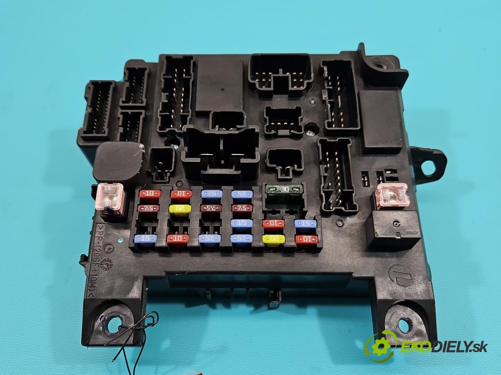 Mitsubishi ASX 2010-2021 1.6 16v 117 hp manual 86 kW 1590 cm3 5- skříňka pojistková 8637A645 (Pojistkové skříňky)