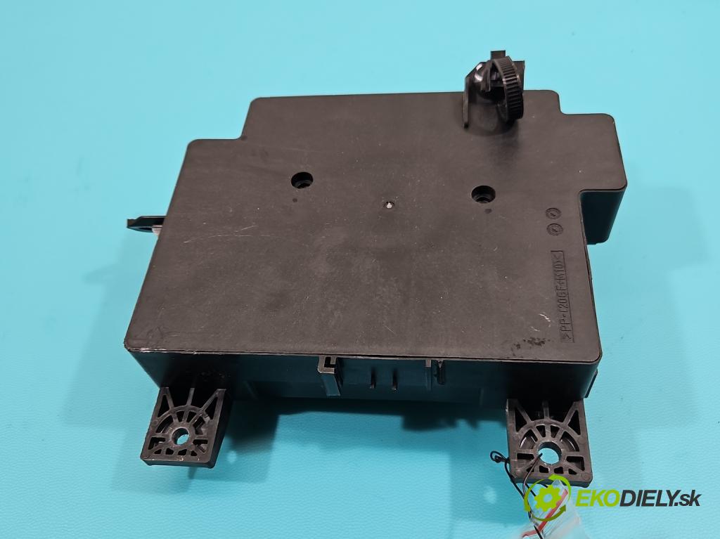 Mitsubishi ASX 2010-2021 1.6 16v 117 hp manual 86 kW 1590 cm3 5- skříňka pojistková 8637A645 (Pojistkové skříňky)