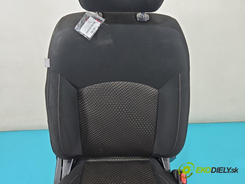 Mitsubishi ASX 2010-2021 1.6 16v 117 HP manual 86 kW 1590 cm3 5- Sedačka pravý  (Sedačka, sedadlo)