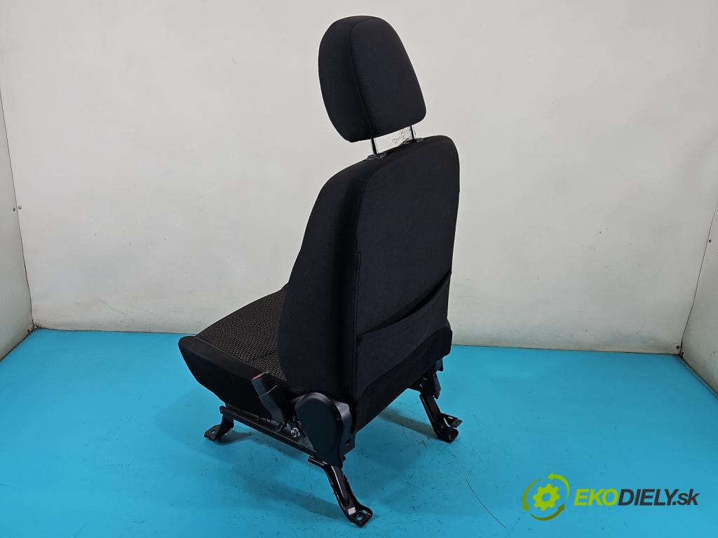 Mitsubishi ASX 2010-2021 1.6 16v 117 HP manual 86 kW 1590 cm3 5- Sedačka pravý  (Sedačka, sedadlo)