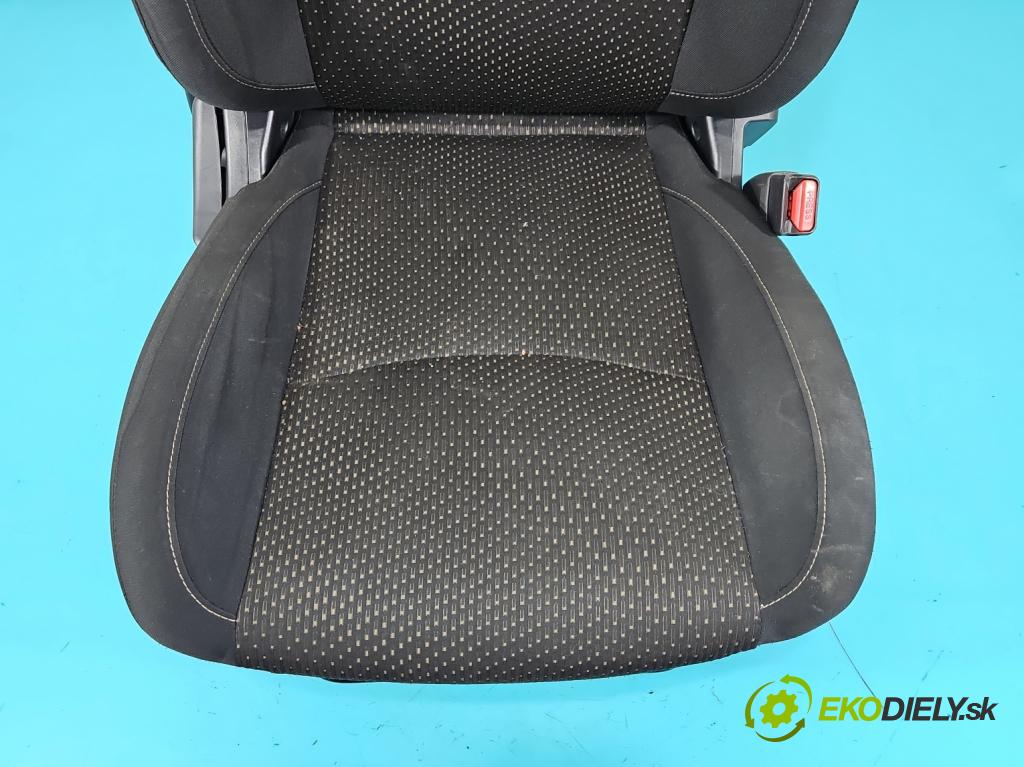 Mitsubishi ASX 2010-2021 1.6 16v 117 HP manual 86 kW 1590 cm3 5- Sedačka pravý  (Sedačka, sedadlo)