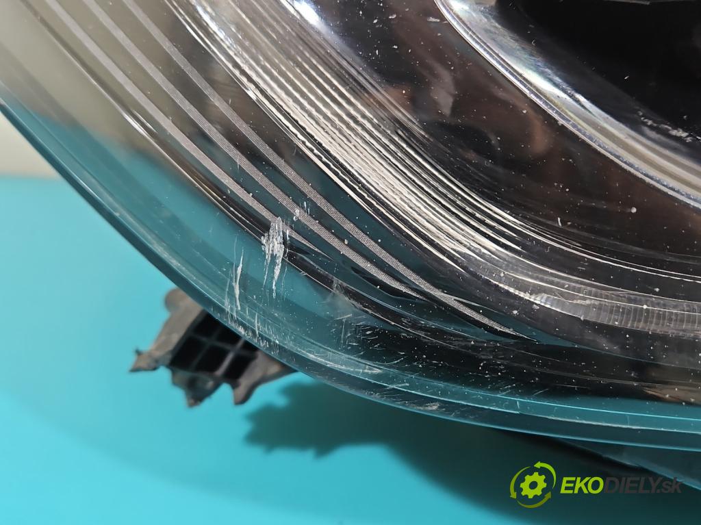 Renault Megane IV 2016-2024 1.5 dci 116 HP automatic 85 kW 1461 cm3 4- Reflektor: pravý 260104596R (Svetlo predné pravé)