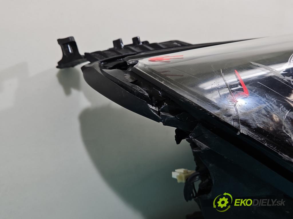 Renault Megane IV 2016-2024 1.5 dci 116 HP automatic 85 kW 1461 cm3 4- Reflektor: pravý 260104596R (Svetlo predné pravé)