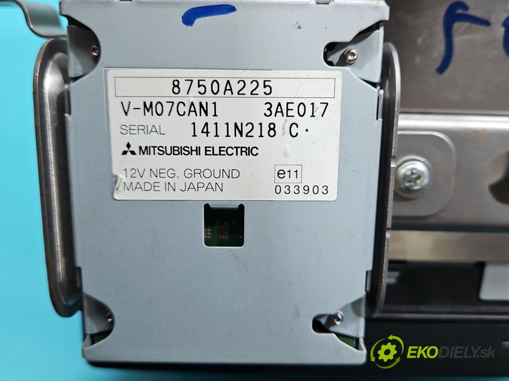 Peugeot 4007 2007-2012 2.2 hdi 156 HP automatic 115 kW 2179 cm3 5- Radio originál 8750A138