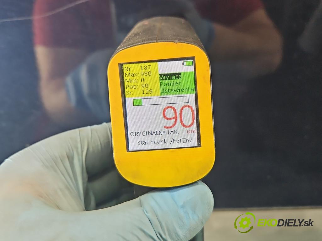 Volvo V70 II 1999-2007 2.4 D5 163 hp manual 120 kW 2401 cm3 5- dveře přední levé  (Ostatné)