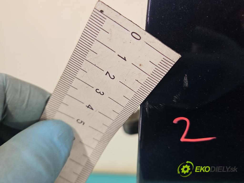 Volvo V70 II 1999-2007 2.4 D5 163 hp manual 120 kW 2401 cm3 5- dveře přední levé  (Ostatné)