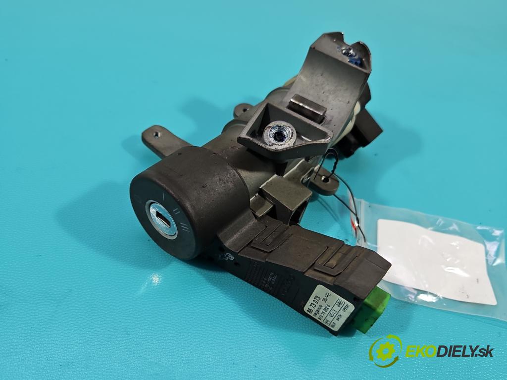 Volvo V70 II 1999-2007 2.4 D5 163 HP manual 120 kW 2401 cm3 5- Spínačka 8673073 (Spínacia skrinka)