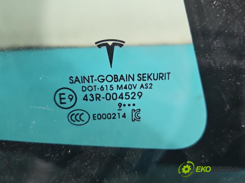 Tesla Model 3 2017- 0.0b: automatic 377 kW  4- sklo zadné ľavé