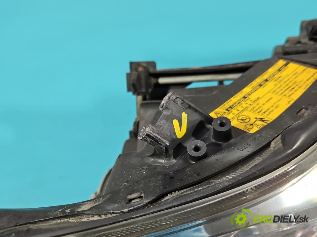 Lexus RX II 2003-2008 3.3 V6 211KM automatic 155 kW 3311 cm3 5- Reflektor: pravý  (Svetlo predné pravé)