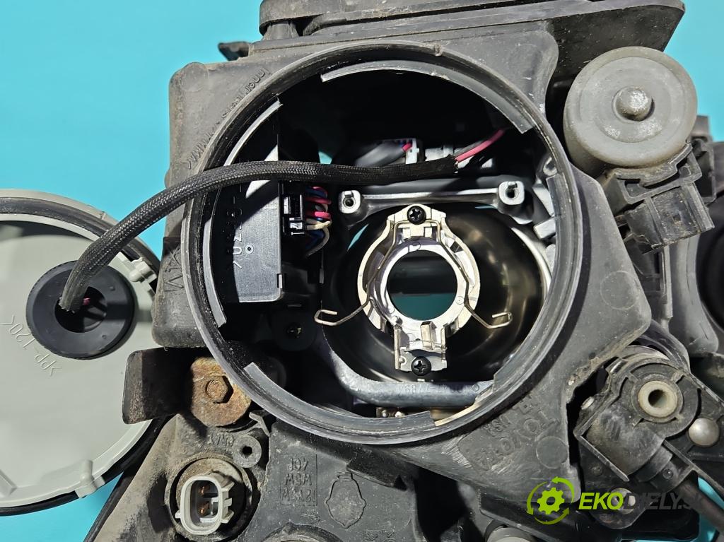 Lexus RX II 2003-2008 3.3 V6 211KM automatic 155 kW 3311 cm3 5- Reflektor: pravý  (Svetlo predné pravé)