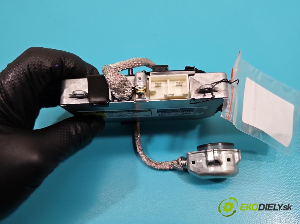 Lexus RX II 2003-2008 3.3 V6 211KM automatic 155 kW 3311 cm3 5- střídač: xenon 85967-51010 (Riadiaca jednotka xenónu)