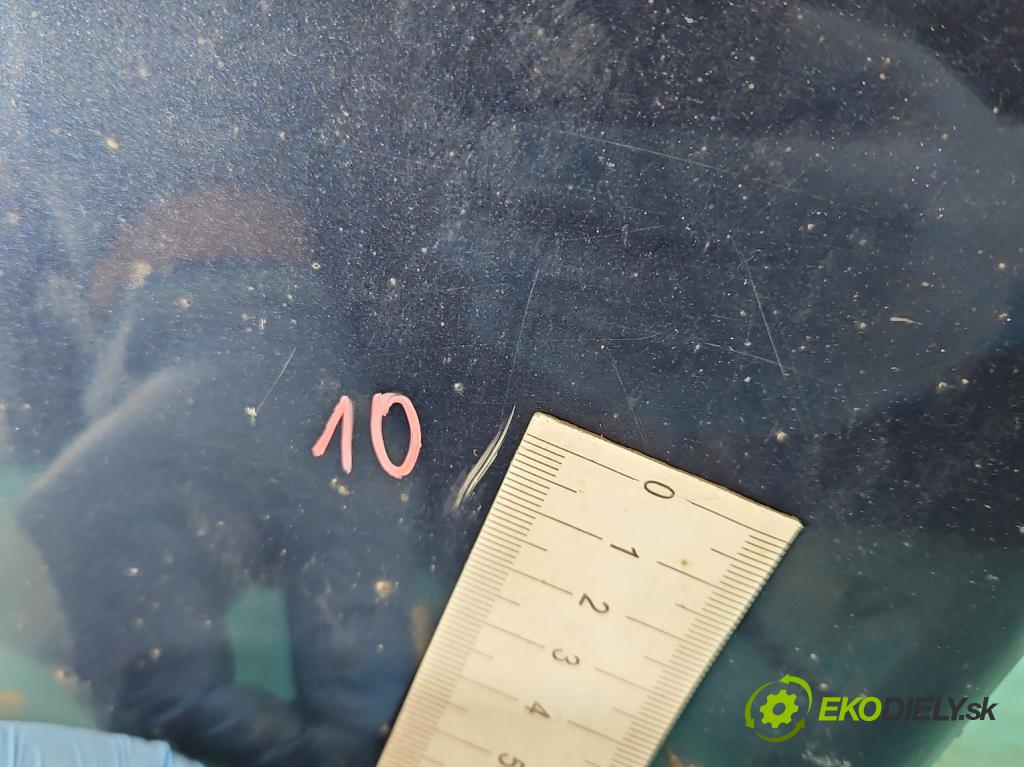 Volvo V70 II 1999-2007 2.4 D5 163 hp manual 120 kW 2401 cm3 5- blatnik přední pravý  (Ostatné)