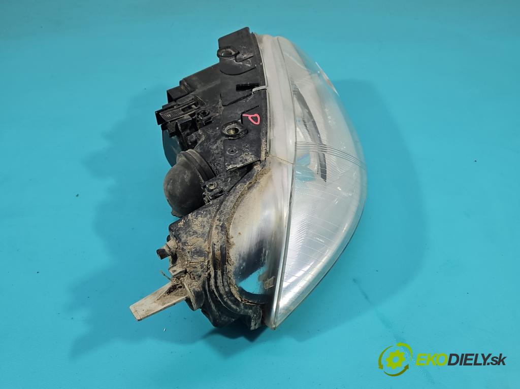 Vw Passat B5 1995-2005 1.9 tdi 101 HP manual 74 kW 1896 cm3 4- Reflektor: pravý  (Svetlo predné pravé)