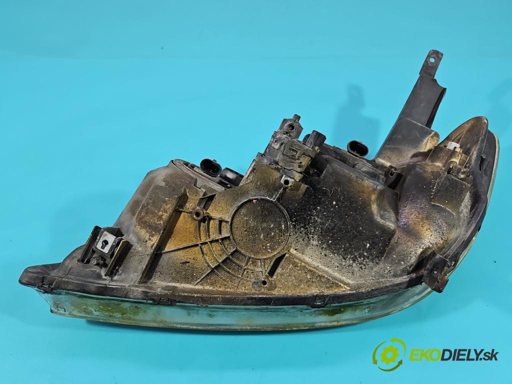 Honda Civic VII 2000-2006 1.6 16V 110 HP manual 81 kW 1590 cm3 4- Reflektor: pravý  (Svetlo predné pravé)