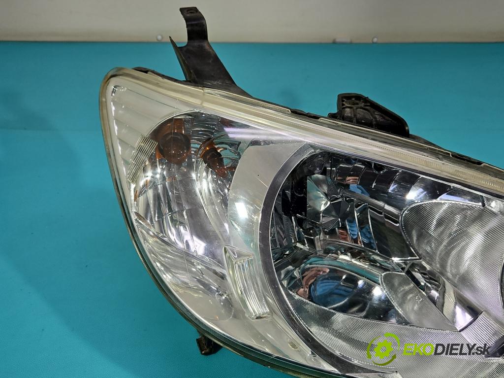 Honda Civic VII 2000-2006 1.6 16V 110 HP manual 81 kW 1590 cm3 4- Reflektor: pravý  (Svetlo predné pravé)