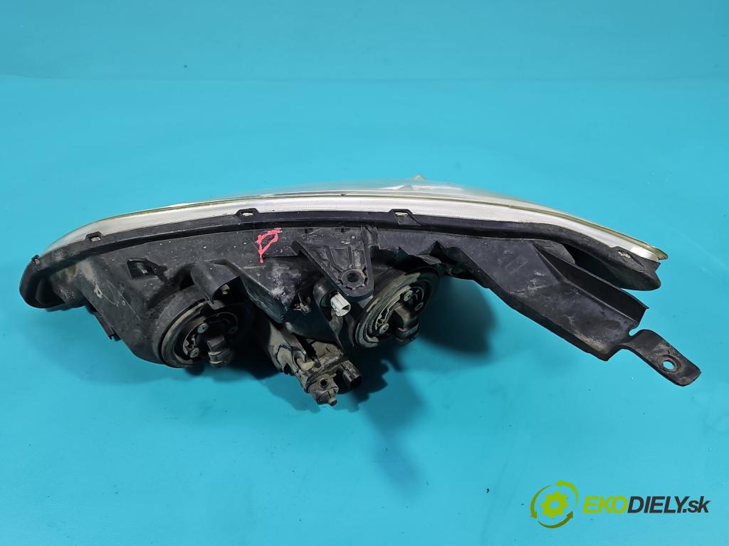 Honda Civic VII 2000-2006 1.6 16V 110 HP manual 81 kW 1590 cm3 4- Reflektor: pravý  (Svetlo predné pravé)