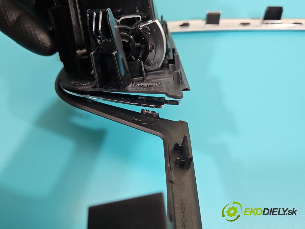 Renault Megane IV 2016-2024 1.5 dci 116 HP automatic 85 kW 1461 cm3 4- Mřížka: kúrenia stredová 687515655 (Mriežka kúrenia (fukár))