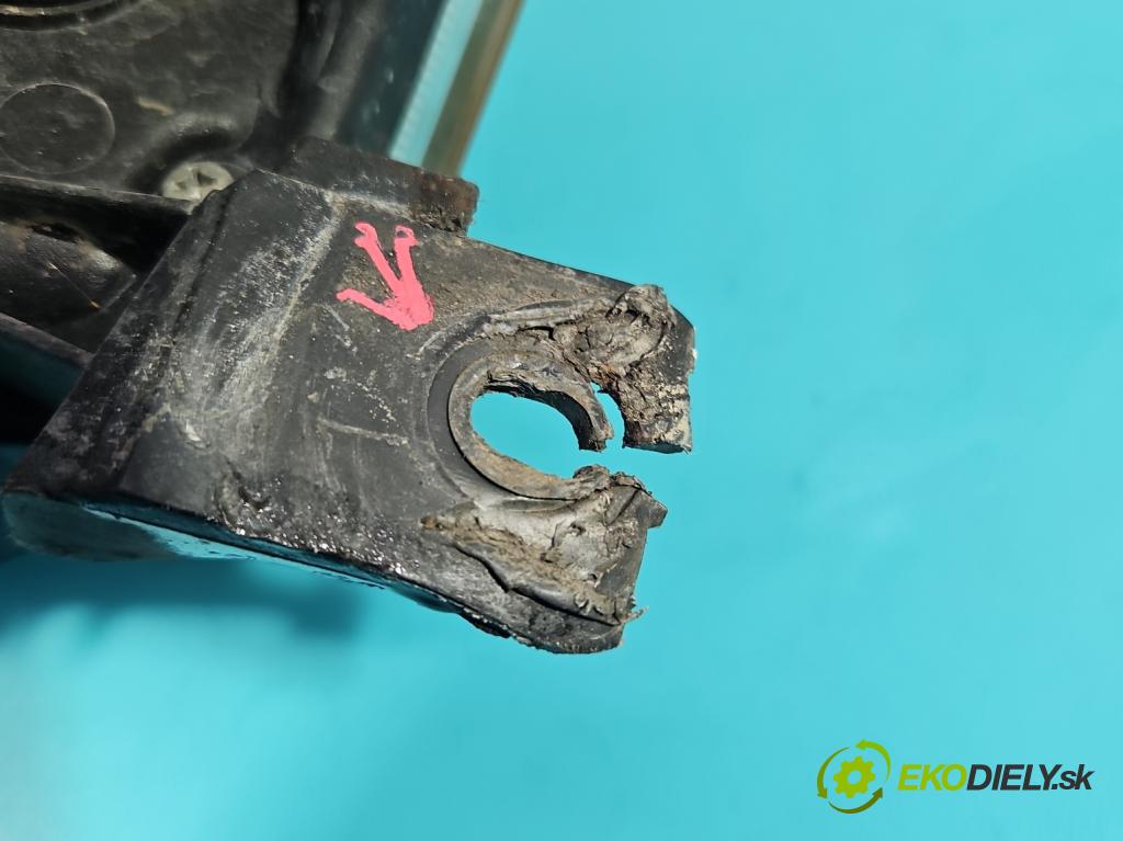 Suzuki Grand Vitara II 2005-2014 2.0 16V 140 HP manual 103 kW 1995 cm3 5- Reflektor: pravý  (Svetlo predné pravé)