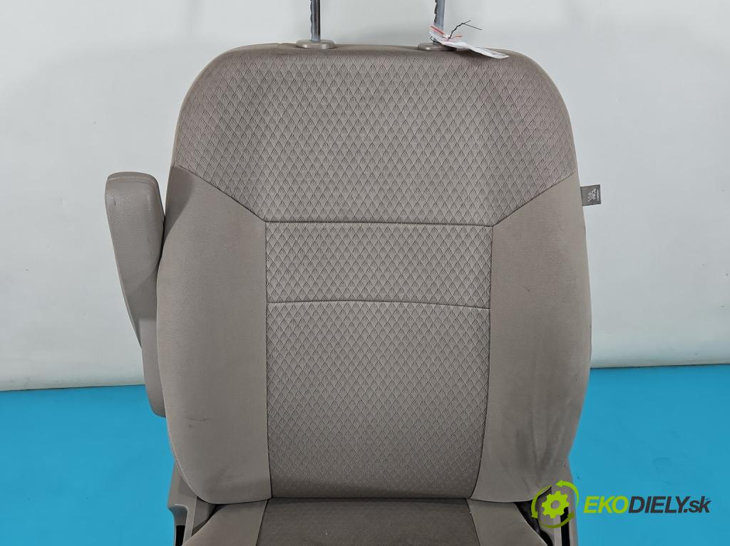 Chrysler Voyager V 2007-2016 3.8 V6 215KM automatic 158 kW 3778 cm3 5- Sedačka ľavý  (Sedačka, sedadlo)