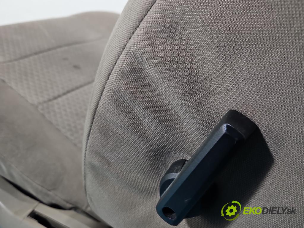 Chrysler Voyager V 2007-2016 3.8 V6 215KM automatic 158 kW 3778 cm3 5- Sedačka ľavý  (Sedačka, sedadlo)