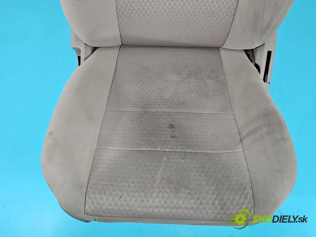 Chrysler Voyager V 2007-2016 3.8 V6 215KM automatic 158 kW 3778 cm3 5- Sedačka ľavý  (Sedačka, sedadlo)