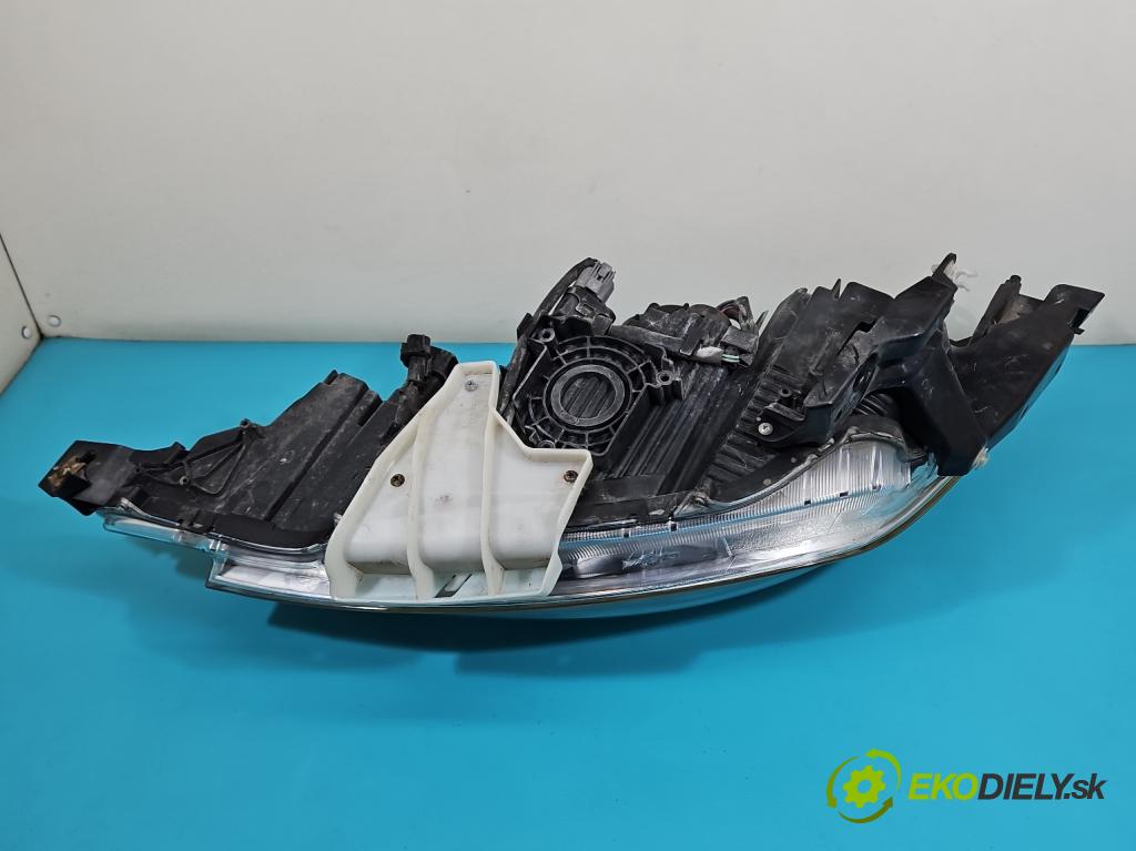 Peugeot 4007 2007-2012 2.2 hdi 156 HP automatic 115 kW 2179 cm3 5- Reflektor: pravý  (Svetlo predné pravé)