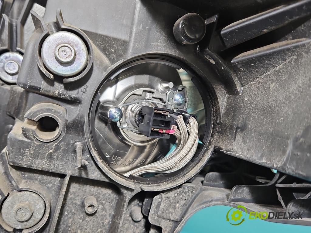 Peugeot 4007 2007-2012 2.2 hdi 156 HP automatic 115 kW 2179 cm3 5- Reflektor: pravý  (Svetlo predné pravé)