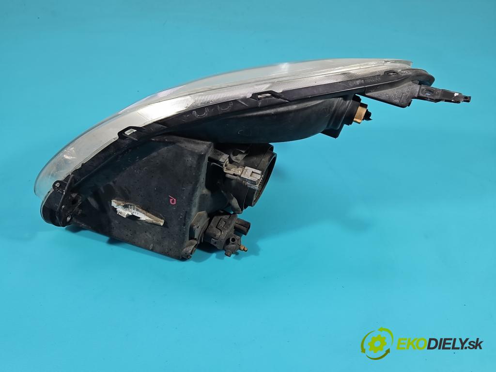 Suzuki Swift Mk6 2005-2010 1,3.0 DDiS 69KM manual 51 kW 1248 cm3 5- Reflektor: pravý 35100-62J11 (Svetlo predné pravé)