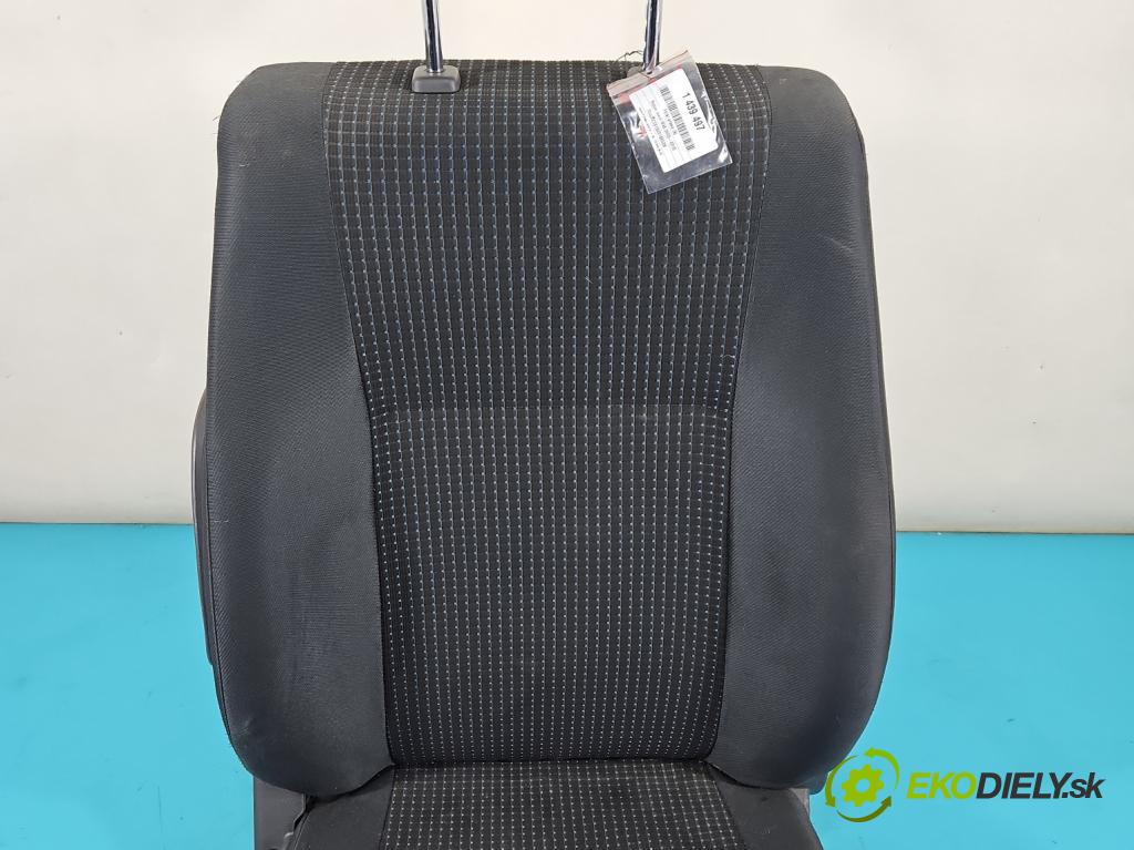 Suzuki Swift Mk6 2005-2010 1,3.0 DDiS 69KM manual 51 kW 1248 cm3 5- Sedačka pravý  (Sedačka, sedadlo)
