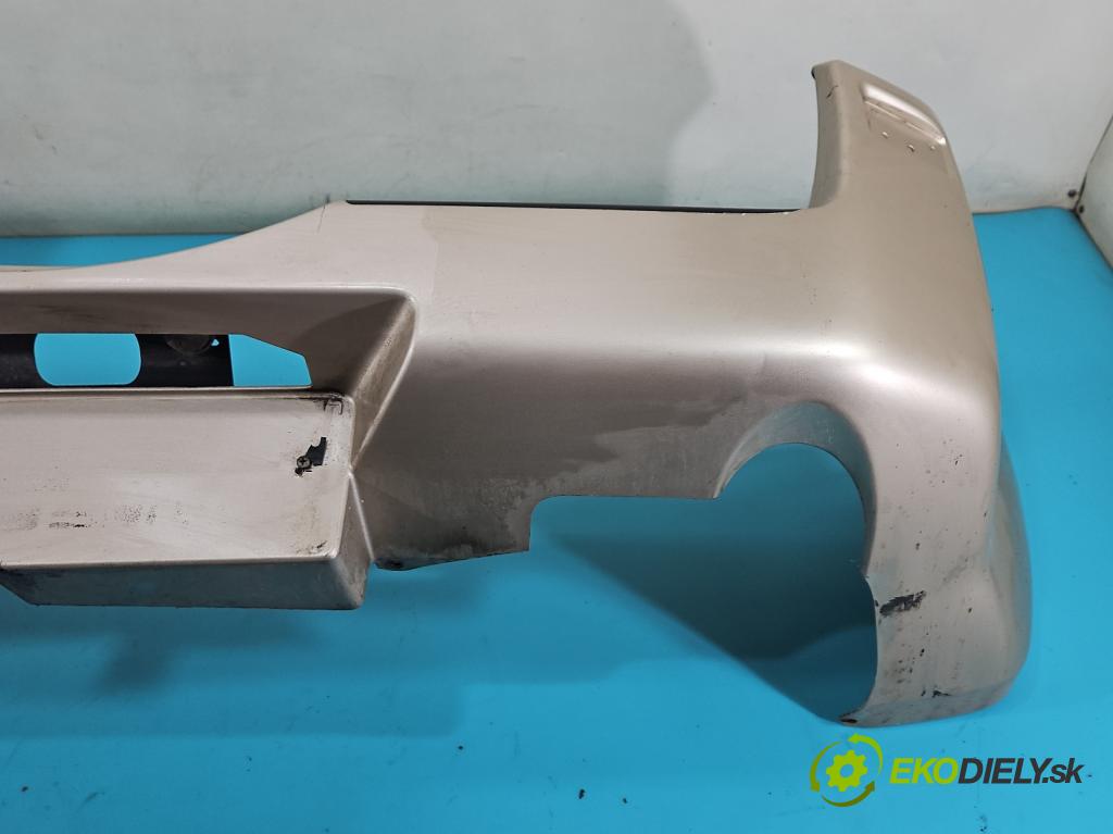 Suzuki Grand Vitara II 2005-2014 2.0 16V 140 hp manual 103 kW 1995 cm3 5- nárazník zadní  (Klika dveří ostatní)