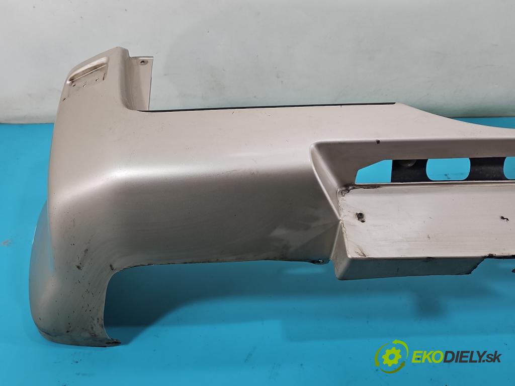 Suzuki Grand Vitara II 2005-2014 2.0 16V 140 hp manual 103 kW 1995 cm3 5- nárazník zadní  (Klika dveří ostatní)