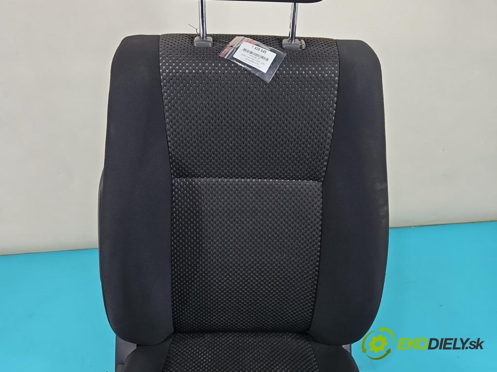Suzuki Grand Vitara II 2005-2014 2.0 16V 140 HP manual 103 kW 1995 cm3 5- Sedačka pravý  (Sedačka, sedadlo)