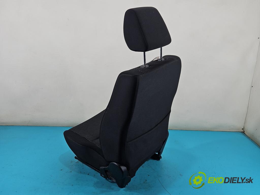 Suzuki Grand Vitara II 2005-2014 2.0 16V 140 HP manual 103 kW 1995 cm3 5- Sedačka pravý  (Sedačka, sedadlo)