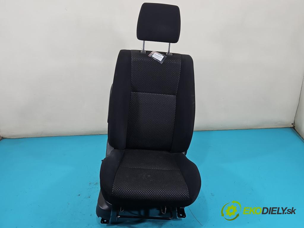 Suzuki Grand Vitara II 2005-2014 2.0 16V 140 HP manual 103 kW 1995 cm3 5- Sedačka pravý  (Sedačka, sedadlo)