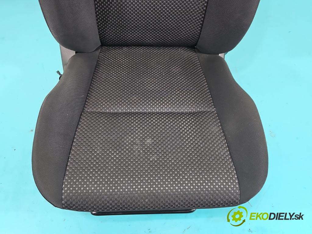 Suzuki Grand Vitara II 2005-2014 2.0 16V 140 HP manual 103 kW 1995 cm3 5- Sedačka pravý  (Sedačka, sedadlo)