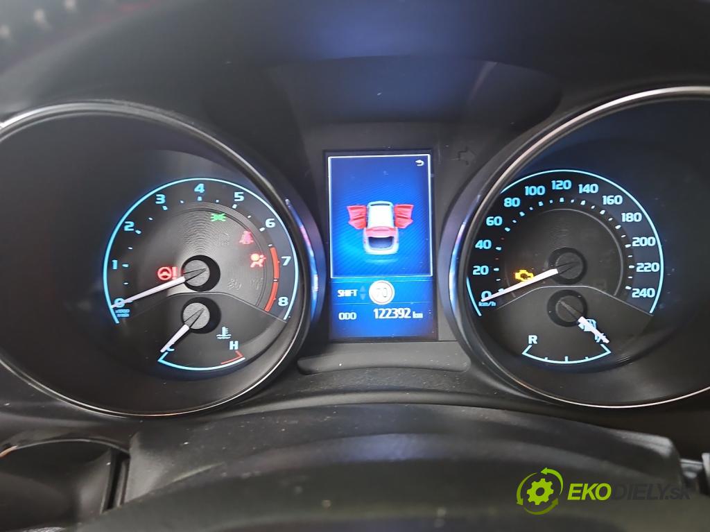 Toyota Auris II 2012-2018 1.6 16V 132  HP manual 97 kW 1598 cm3 5- prístrojovka/ budíky 83800-F2E22 (Prístrojová doska, displej)