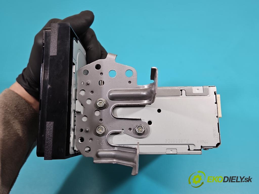 Toyota Auris II 2012-2018 1.6 16V 132  HP manual 97 kW 1598 cm3 5- Radio originál 86140-02360