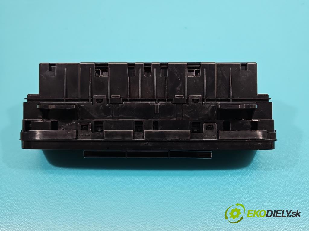 Toyota Auris II 2012-2018 1.6 16V 132 HP manual 97 kW 1598 cm3 5- panel kúrenia 55900-02C60