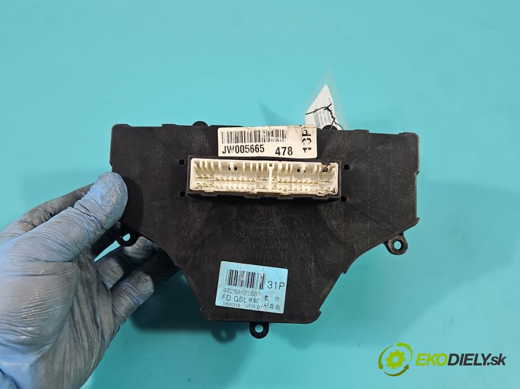 Hyundai I30 I 2007-2012 1.6 16V 122 HP manual 89,7 kW 1591 cm3 5- panel kúrenia 97250-2L600