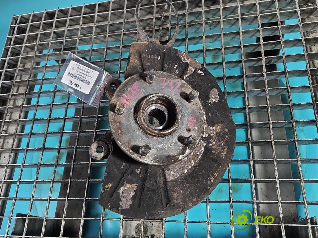 Suzuki Grand Vitara II 2005-2014 2.0 16V 140 HP manual 103 kW 1995 cm3 5- náboj pravé  (Náboj)