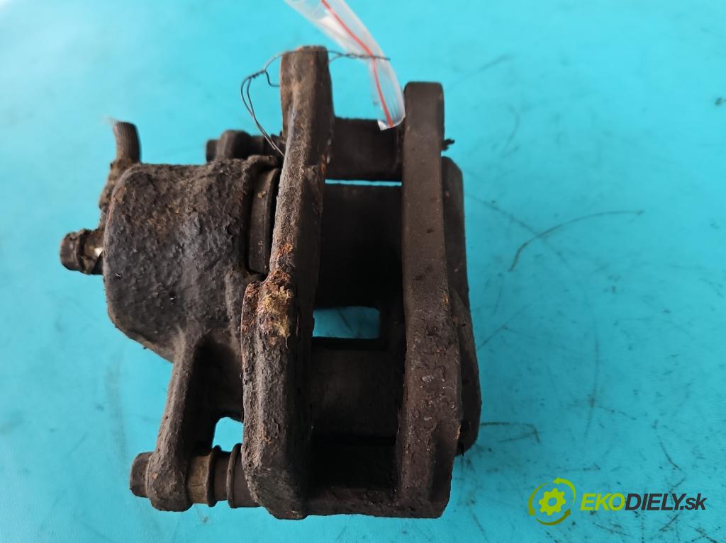 Suzuki Grand Vitara II 2005-2014 2.0 16V 140 HP manual 103 kW 1995 cm3 5- brzdič predné ľavý  (Kľučka dverí ostatné)